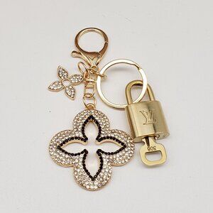 Louis Vuitton Lock & Key with Unbranded Clover Flower Charm, Keychain 110825